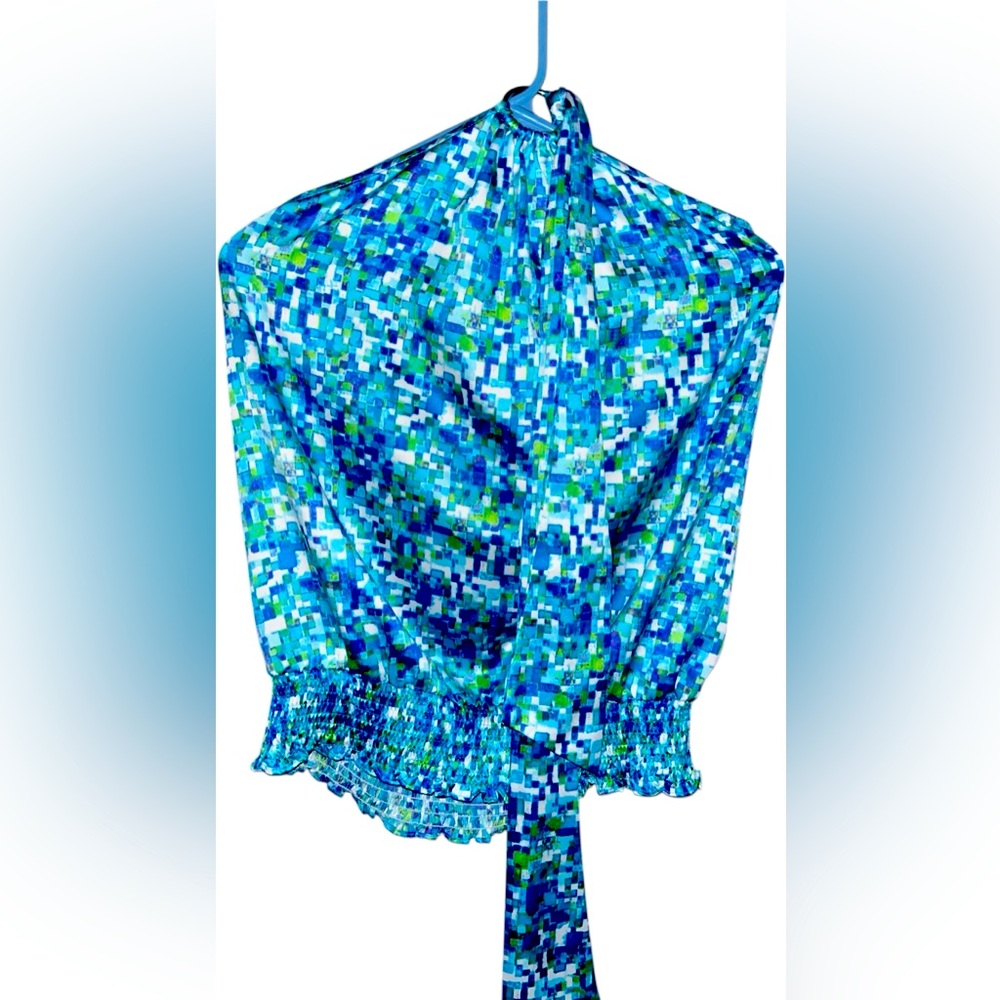 Women’s Cato halter top with smocked bottom size small pixelated pattern stunnin